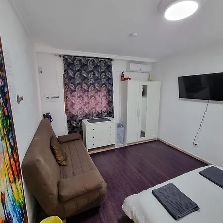 Large Modern Double Homestay