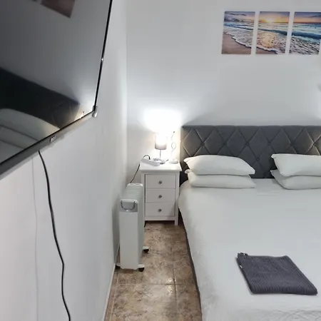 Large Modern Double *