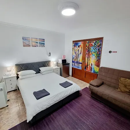 Large Modern Double La Línea de la Concepción